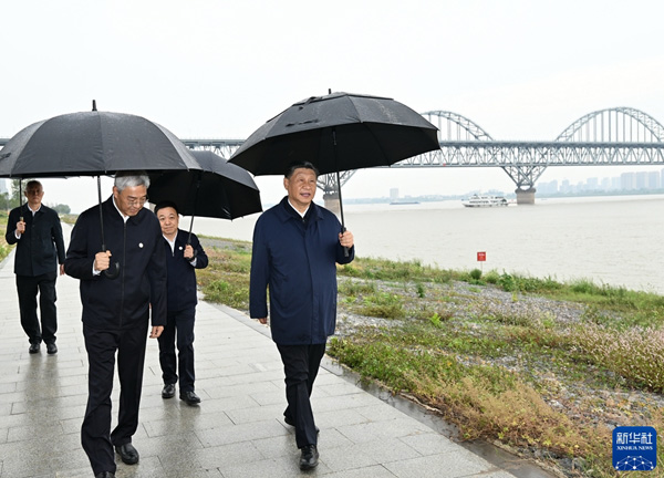  習(xí)近平在江西考察時強調(diào)解放思想開拓進(jìn)取揚長補短固本興新奮力譜寫中國式現(xiàn)代化江西篇章 