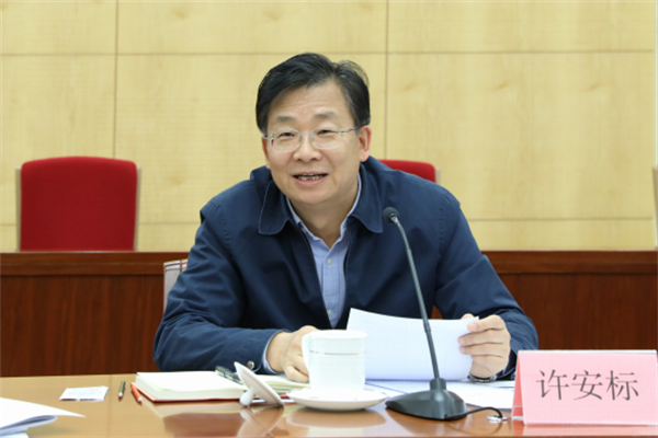  全國人大常委會法工委副主任許安標與黑龍江省人大常委會負責同志座談