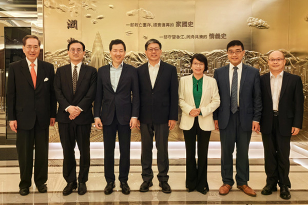  張勇副主任會見香港基本法委員會港方委員