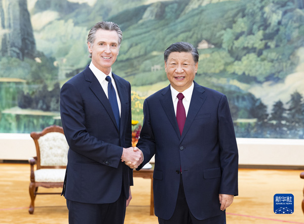  習(xí)近平會(huì)見(jiàn)美國(guó)加利福尼亞州州長(zhǎng)紐森