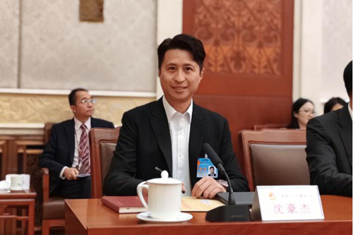  香港全國人大代表應(yīng)邀列席十四屆全國人大常委會第六次會議