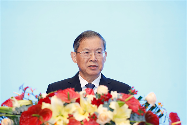  2023年中國(guó)（廣西）非公有制經(jīng)濟(jì)發(fā)展論壇在南寧舉行郝明金出席論壇并致辭