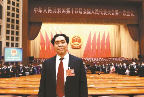  全國人大代表孔相卿：窯火不熄　初心不改