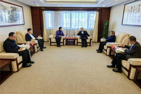  丁仲禮會(huì)見(jiàn)中共遼寧省委常委、統(tǒng)戰(zhàn)部部長(zhǎng)胡立杰一行