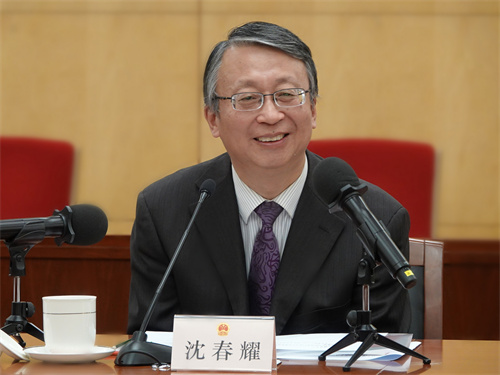  沈春耀主任會見香港特區(qū)政府律師內(nèi)地法律制度研習班一行