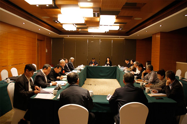  2023年度民盟中央領(lǐng)導(dǎo)班子“凝心鑄魂強(qiáng)根基、團(tuán)結(jié)奮進(jìn)新征程”主題教育專題民主生活會(huì)在京召開丁仲禮主持會(huì)議