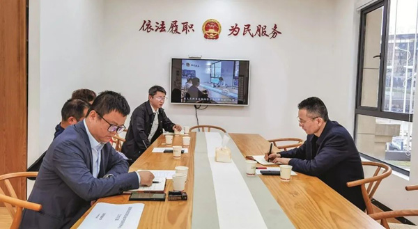  用好小平臺，寫活大文章