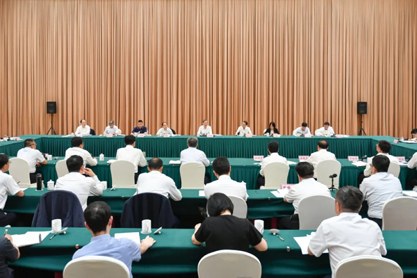郝明金率調(diào)研組圍繞行政審判和行政檢察工作在豫調(diào)研